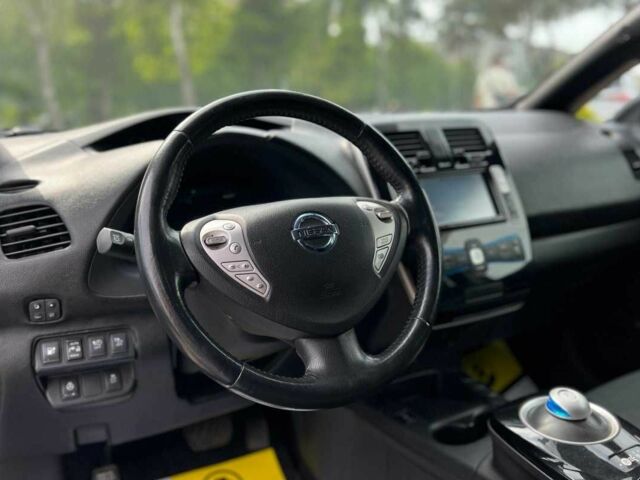 Синий Ниссан Лиф, объемом двигателя 0 л и пробегом 80 тыс. км за 5750 $, фото 16 на Automoto.ua