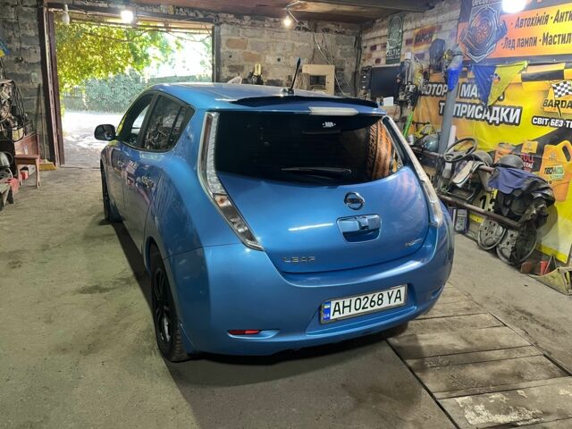 Синий Ниссан Лиф, объемом двигателя 0 л и пробегом 96 тыс. км за 6700 $, фото 4 на Automoto.ua