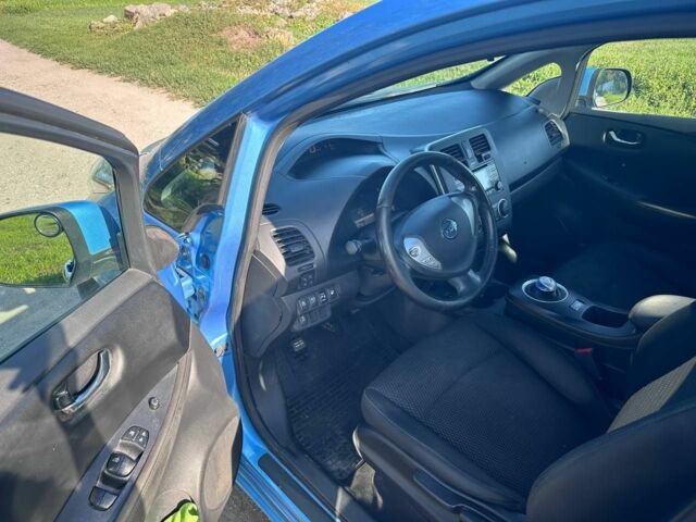 Синий Ниссан Лиф, объемом двигателя 0 л и пробегом 210 тыс. км за 5200 $, фото 4 на Automoto.ua