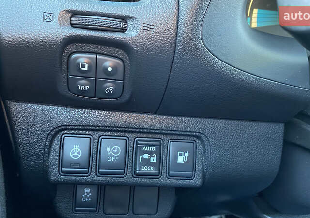 Синій Ніссан Ліф, об'ємом двигуна 0 л та пробігом 125 тис. км за 5700 $, фото 46 на Automoto.ua