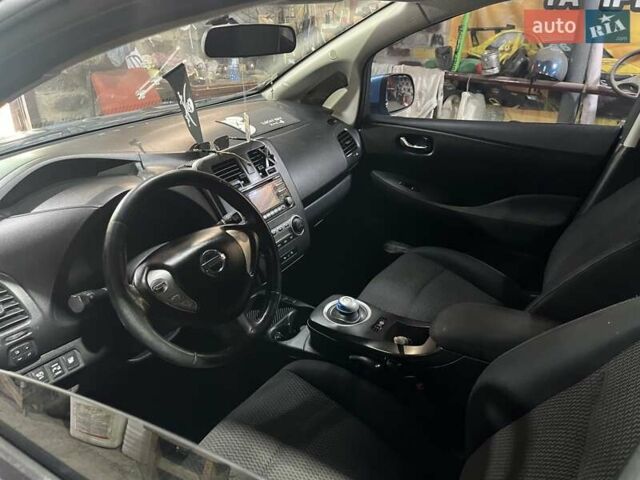 Синій Ніссан Ліф, об'ємом двигуна 0 л та пробігом 97 тис. км за 5200 $, фото 17 на Automoto.ua