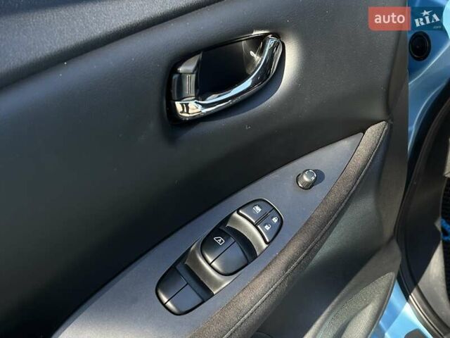 Синій Ніссан Ліф, об'ємом двигуна 0 л та пробігом 112 тис. км за 7490 $, фото 26 на Automoto.ua