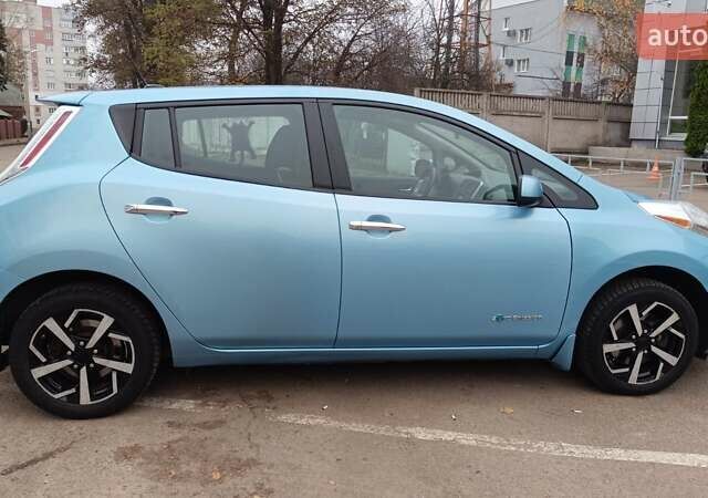 Синий Ниссан Лиф, объемом двигателя 0 л и пробегом 153 тыс. км за 7000 $, фото 2 на Automoto.ua