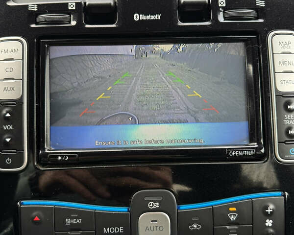 Синий Ниссан Лиф, объемом двигателя 0 л и пробегом 250 тыс. км за 5500 $, фото 12 на Automoto.ua