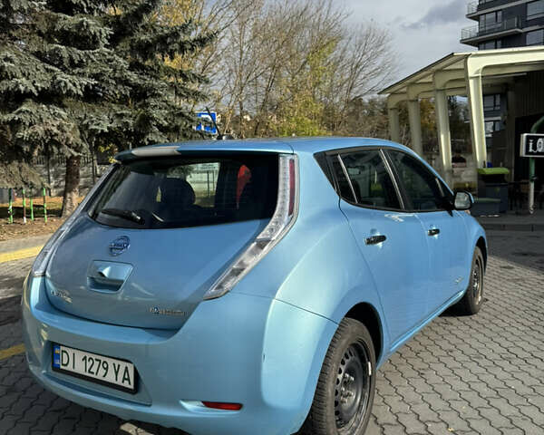 Синий Ниссан Лиф, объемом двигателя 0 л и пробегом 105 тыс. км за 10000 $, фото 2 на Automoto.ua