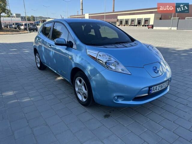 Синий Ниссан Лиф, объемом двигателя 0 л и пробегом 126 тыс. км за 6300 $, фото 2 на Automoto.ua