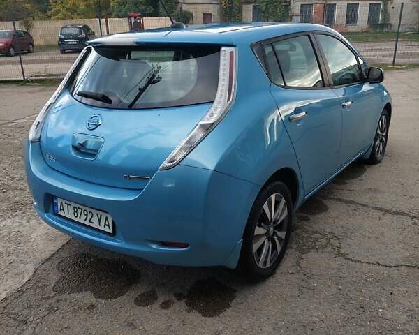 Синий Ниссан Лиф, объемом двигателя 0 л и пробегом 72 тыс. км за 6300 $, фото 8 на Automoto.ua