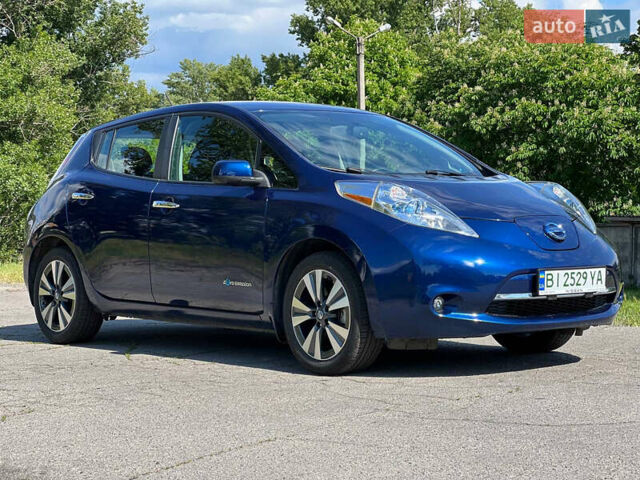 Синий Ниссан Лиф, объемом двигателя 0 л и пробегом 101 тыс. км за 10400 $, фото 10 на Automoto.ua
