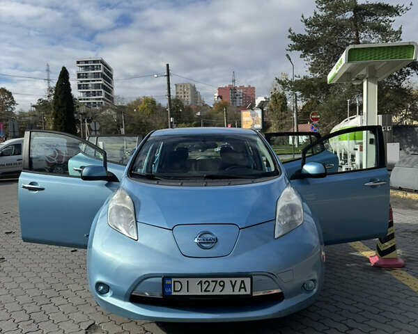 Синий Ниссан Лиф, объемом двигателя 0 л и пробегом 105 тыс. км за 10000 $, фото 3 на Automoto.ua