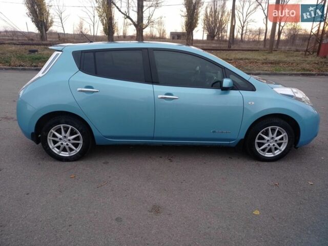 Синий Ниссан Лиф, объемом двигателя 0 л и пробегом 91 тыс. км за 8000 $, фото 7 на Automoto.ua