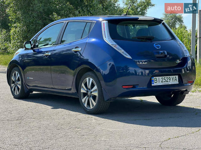 Синий Ниссан Лиф, объемом двигателя 0 л и пробегом 101 тыс. км за 10400 $, фото 8 на Automoto.ua