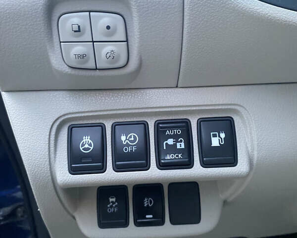 Синій Ніссан Ліф, об'ємом двигуна 0 л та пробігом 96 тис. км за 6200 $, фото 12 на Automoto.ua