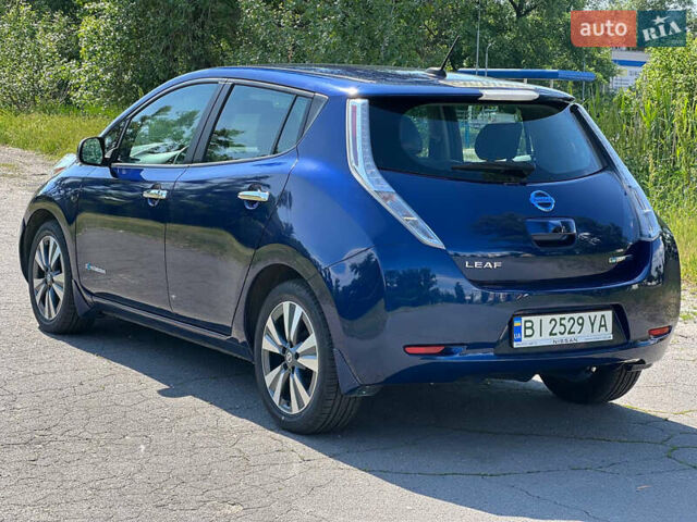 Синий Ниссан Лиф, объемом двигателя 0 л и пробегом 101 тыс. км за 10400 $, фото 6 на Automoto.ua