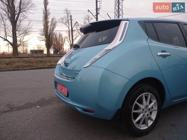Синий Ниссан Лиф, объемом двигателя 0 л и пробегом 91 тыс. км за 8000 $, фото 4 на Automoto.ua
