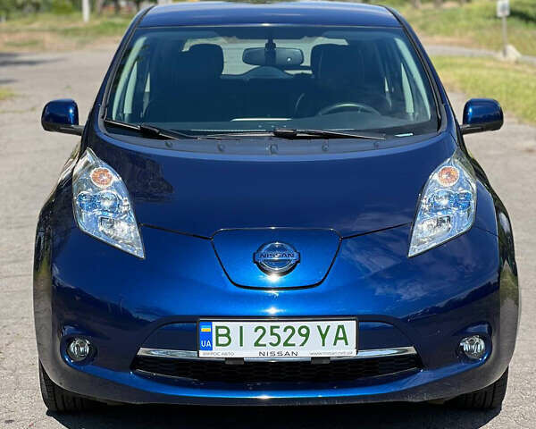 Синий Ниссан Лиф, объемом двигателя 0 л и пробегом 101 тыс. км за 10400 $, фото 12 на Automoto.ua