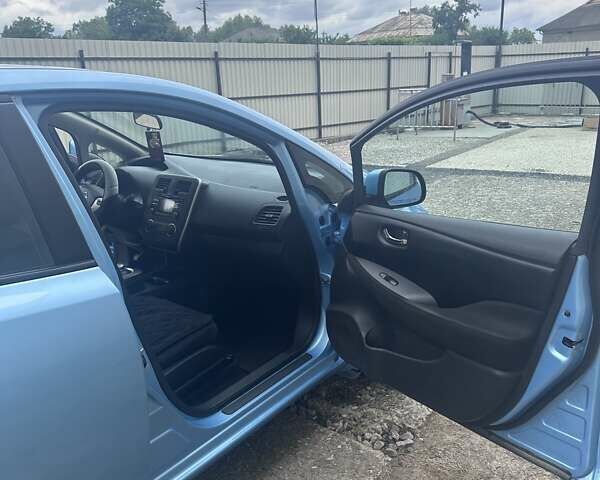 Синий Ниссан Лиф, объемом двигателя 0 л и пробегом 109 тыс. км за 6800 $, фото 16 на Automoto.ua