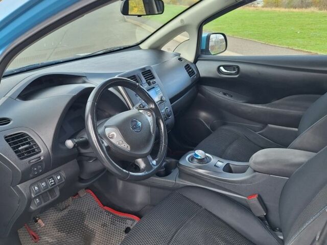 Синий Ниссан Лиф, объемом двигателя 0 л и пробегом 141 тыс. км за 7150 $, фото 5 на Automoto.ua