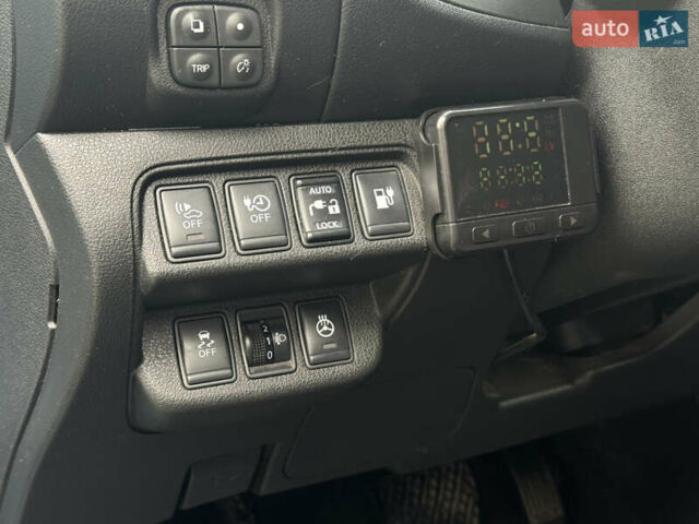 Синий Ниссан Лиф, объемом двигателя 0 л и пробегом 250 тыс. км за 5500 $, фото 10 на Automoto.ua