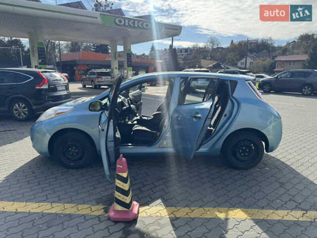 Синий Ниссан Лиф, объемом двигателя 0 л и пробегом 105 тыс. км за 10000 $, фото 6 на Automoto.ua