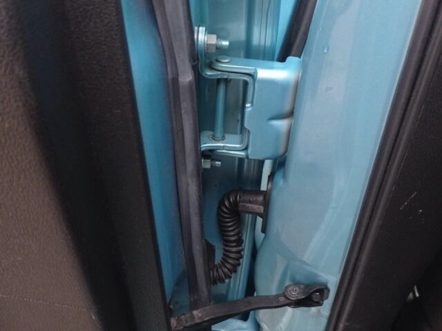 Синий Ниссан Лиф, объемом двигателя 0 л и пробегом 91 тыс. км за 8000 $, фото 9 на Automoto.ua