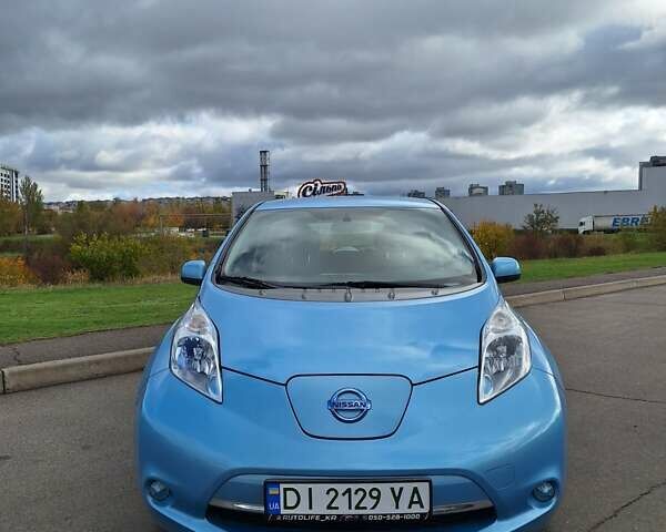 Синий Ниссан Лиф, объемом двигателя 0 л и пробегом 141 тыс. км за 7150 $, фото 15 на Automoto.ua