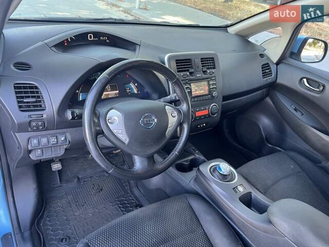Синий Ниссан Лиф, объемом двигателя 0 л и пробегом 126 тыс. км за 6300 $, фото 8 на Automoto.ua