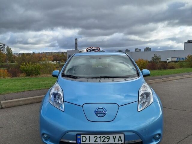 Синий Ниссан Лиф, объемом двигателя 0 л и пробегом 141 тыс. км за 7150 $, фото 1 на Automoto.ua