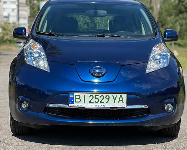 Синий Ниссан Лиф, объемом двигателя 0 л и пробегом 101 тыс. км за 10400 $, фото 11 на Automoto.ua