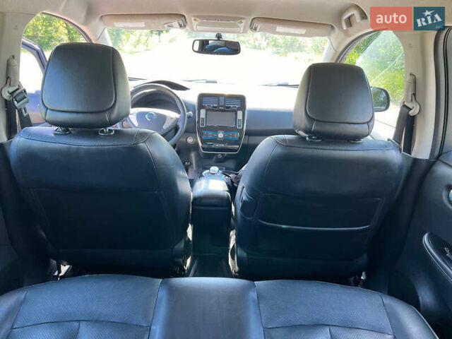 Синий Ниссан Лиф, объемом двигателя 0 л и пробегом 101 тыс. км за 10400 $, фото 18 на Automoto.ua