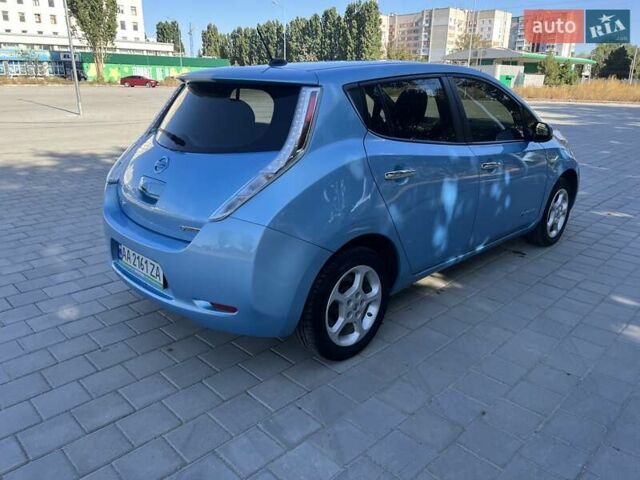 Синий Ниссан Лиф, объемом двигателя 0 л и пробегом 126 тыс. км за 6300 $, фото 5 на Automoto.ua