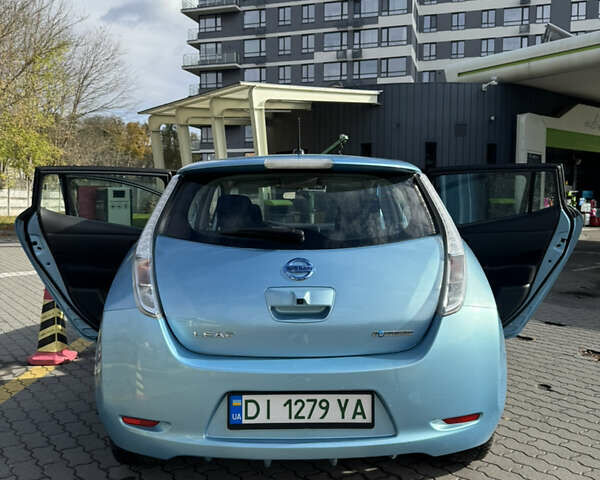 Синий Ниссан Лиф, объемом двигателя 0 л и пробегом 105 тыс. км за 10000 $, фото 4 на Automoto.ua