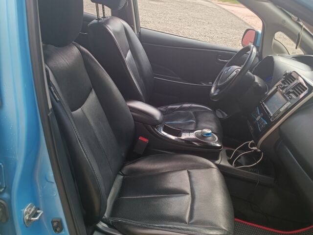 Синий Ниссан Лиф, объемом двигателя 0 л и пробегом 100 тыс. км за 7000 $, фото 5 на Automoto.ua