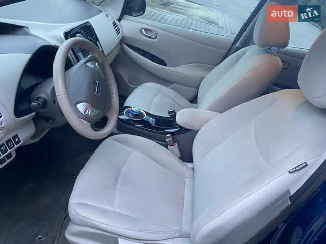 Синій Ніссан Ліф, об'ємом двигуна 0 л та пробігом 96 тис. км за 6200 $, фото 10 на Automoto.ua
