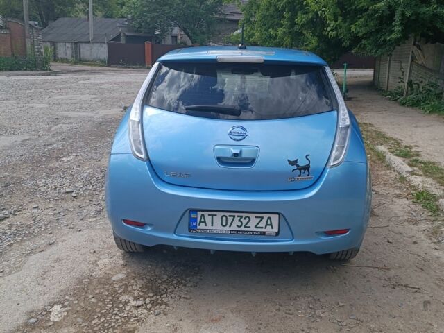Синий Ниссан Лиф, объемом двигателя 0 л и пробегом 100 тыс. км за 7000 $, фото 3 на Automoto.ua
