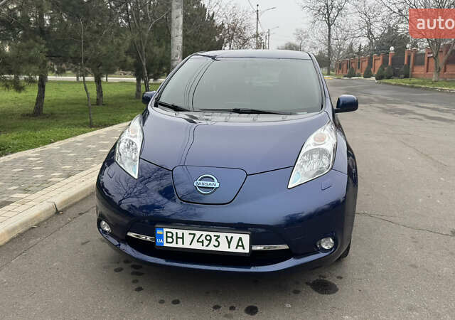 Синій Ніссан Ліф, об'ємом двигуна 0 л та пробігом 83 тис. км за 8900 $, фото 5 на Automoto.ua