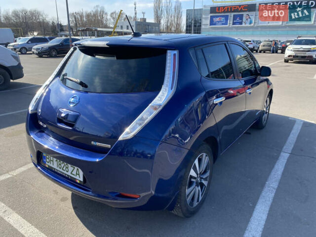Синий Ниссан Лиф, объемом двигателя 0 л и пробегом 94 тыс. км за 7000 $, фото 5 на Automoto.ua