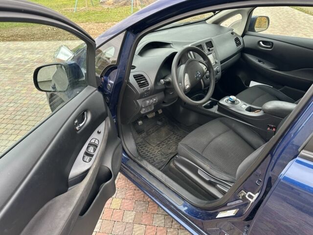 Синий Ниссан Лиф, объемом двигателя 0 л и пробегом 180 тыс. км за 7000 $, фото 4 на Automoto.ua