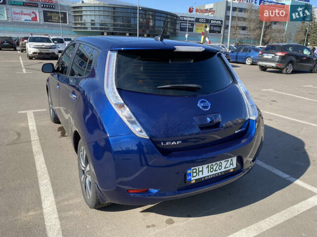 Синий Ниссан Лиф, объемом двигателя 0 л и пробегом 94 тыс. км за 7000 $, фото 6 на Automoto.ua