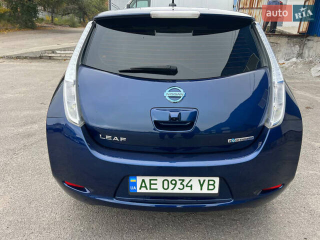 Синий Ниссан Лиф, объемом двигателя 0 л и пробегом 53 тыс. км за 10300 $, фото 5 на Automoto.ua