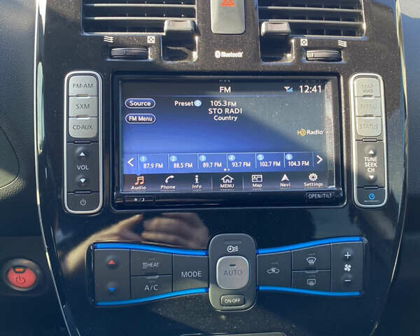 Синий Ниссан Лиф, объемом двигателя 0 л и пробегом 94 тыс. км за 7000 $, фото 9 на Automoto.ua