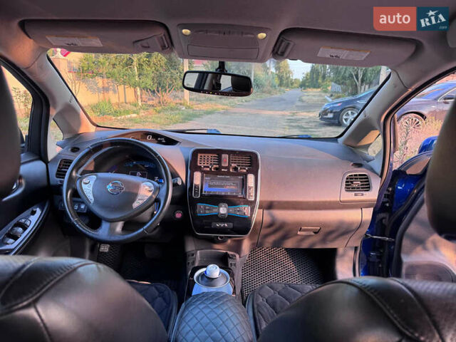 Синий Ниссан Лиф, объемом двигателя 0 л и пробегом 98 тыс. км за 7500 $, фото 5 на Automoto.ua