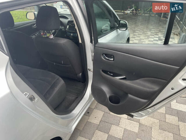 Синий Ниссан Лиф, объемом двигателя 0 л и пробегом 106 тыс. км за 6200 $, фото 15 на Automoto.ua