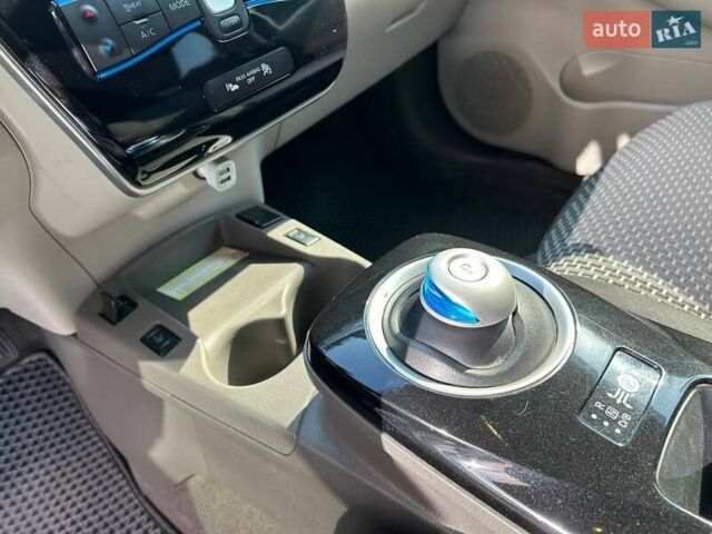 Синий Ниссан Лиф, объемом двигателя 0 л и пробегом 111 тыс. км за 8500 $, фото 8 на Automoto.ua