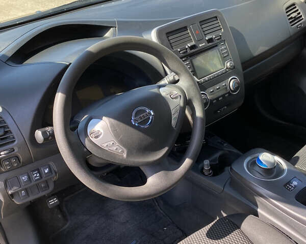 Синий Ниссан Лиф, объемом двигателя 0 л и пробегом 101 тыс. км за 8700 $, фото 19 на Automoto.ua