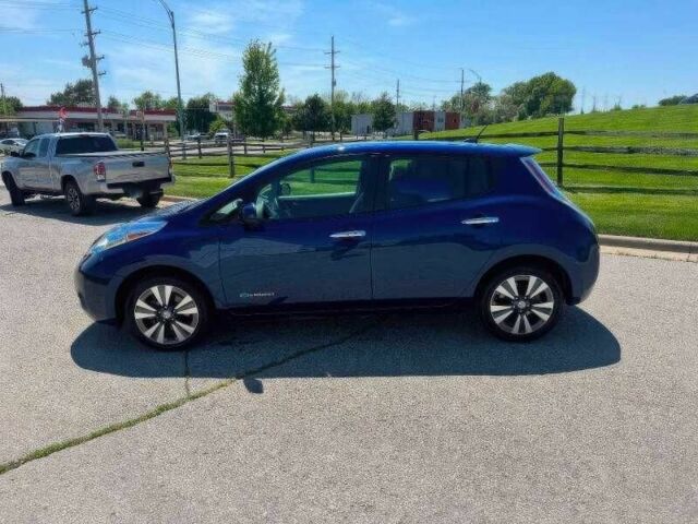 Синий Ниссан Лиф, объемом двигателя 0 л и пробегом 118 тыс. км за 8000 $, фото 3 на Automoto.ua