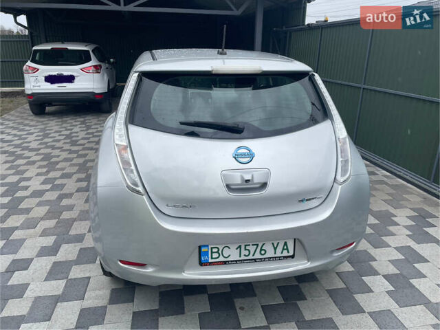Синий Ниссан Лиф, объемом двигателя 0 л и пробегом 106 тыс. км за 6200 $, фото 12 на Automoto.ua