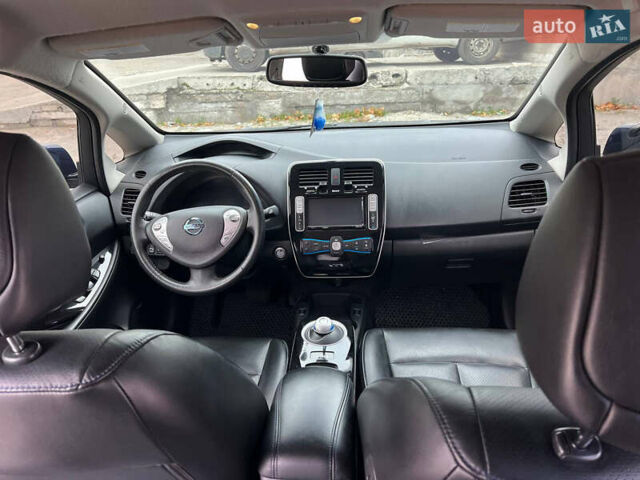 Синий Ниссан Лиф, объемом двигателя 0 л и пробегом 53 тыс. км за 10300 $, фото 10 на Automoto.ua