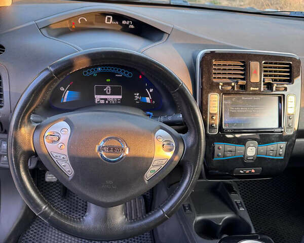 Синий Ниссан Лиф, объемом двигателя 0 л и пробегом 98 тыс. км за 7500 $, фото 10 на Automoto.ua