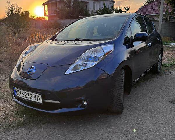 Синий Ниссан Лиф, объемом двигателя 0 л и пробегом 98 тыс. км за 7500 $, фото 14 на Automoto.ua