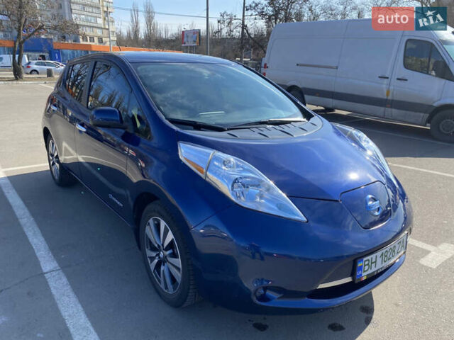 Синий Ниссан Лиф, объемом двигателя 0 л и пробегом 94 тыс. км за 7000 $, фото 3 на Automoto.ua